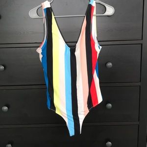 Cupshe one piece striped suit medium NWT & liner